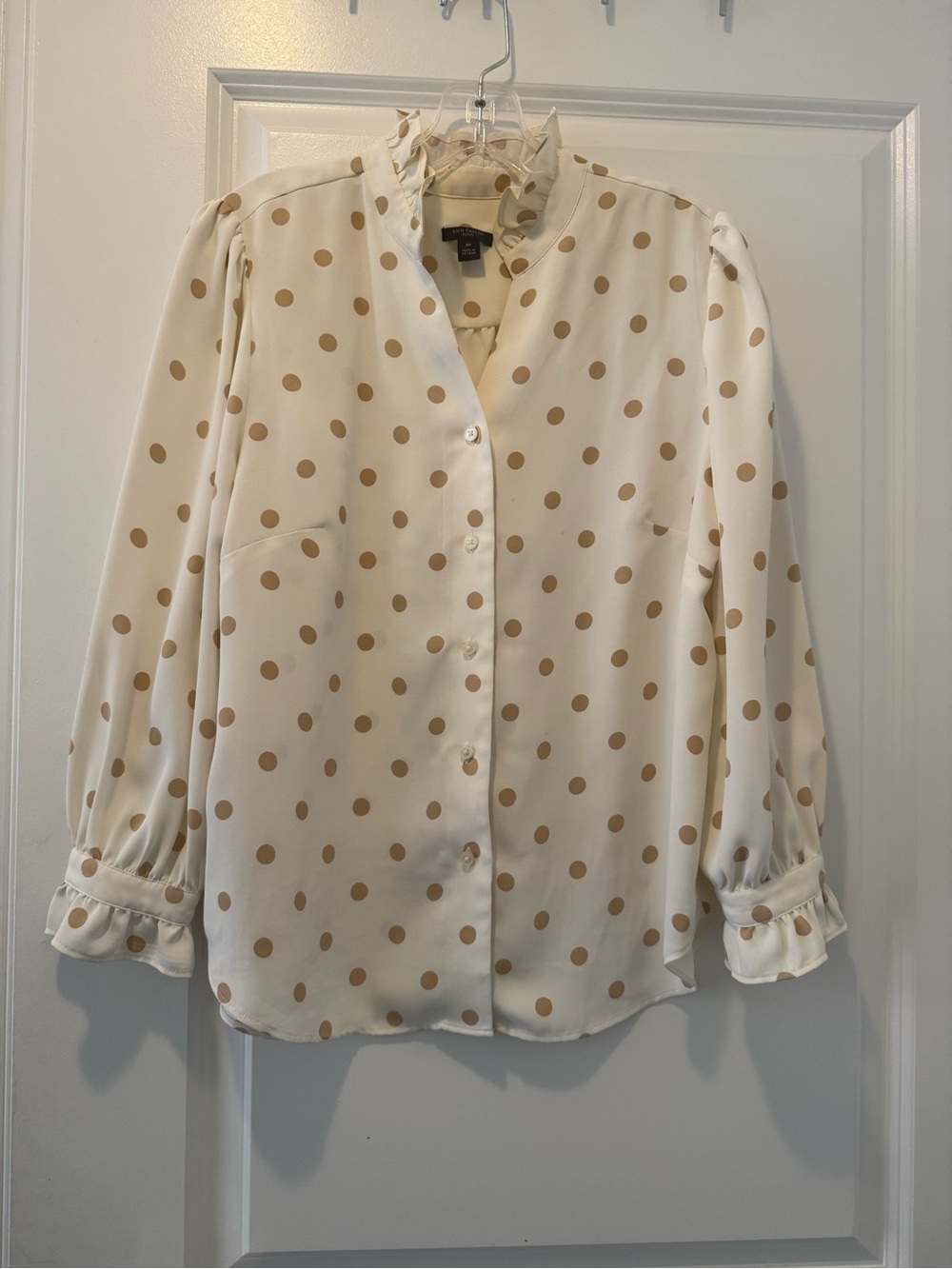 Ann Taylor Polka Dot Ruffle Button in Winter White Size Medium Petite - Picture 2 of 6